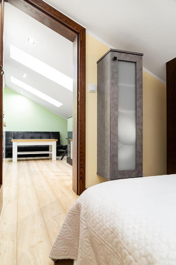 Househost Apartment:Bracka 3/15A Красков Екстериор снимка